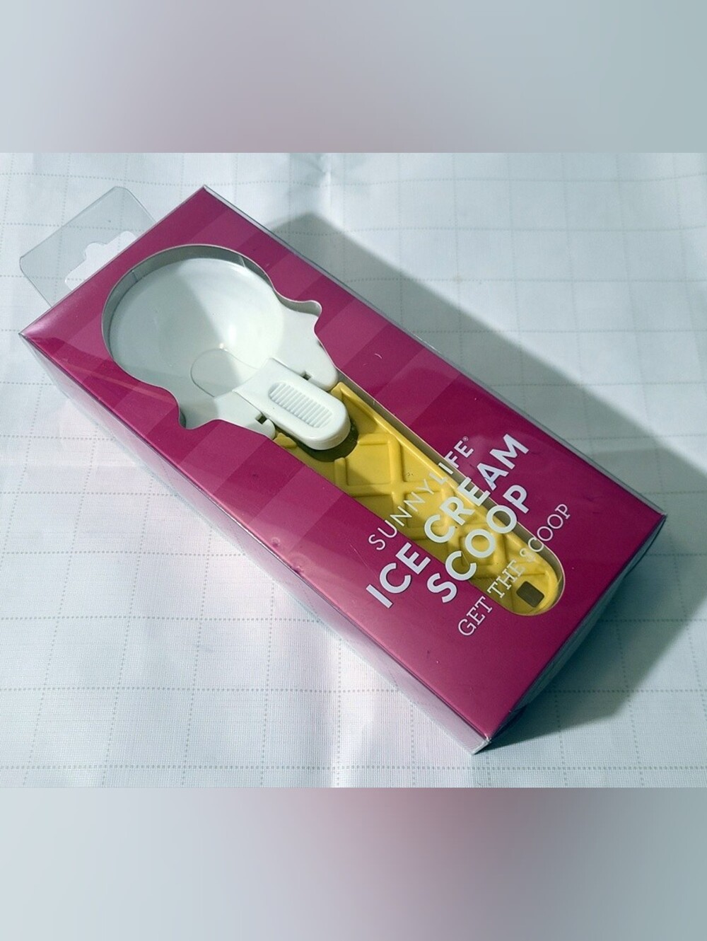 BNIB - Novelty Vanilla White Ice Cream Scooper - Kids Kitchen